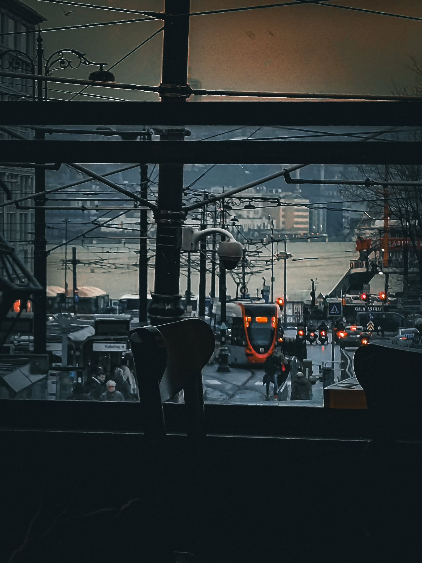 Urban Stillness — İstanbul · Street photograph